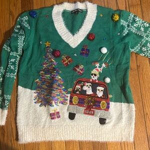 Women’s M  vneck   Christmas sweater
